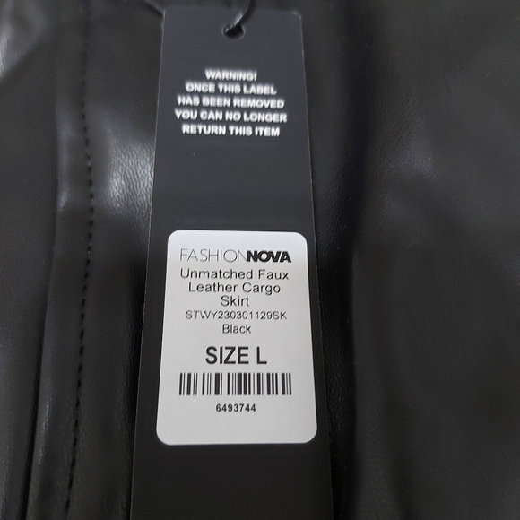 Fashion Nova faux leather skirt - Picture 11 of 11